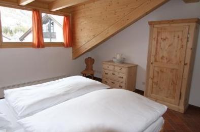 Gasthaus Zum Weissen Kreuz Hotel Samedan Room photo